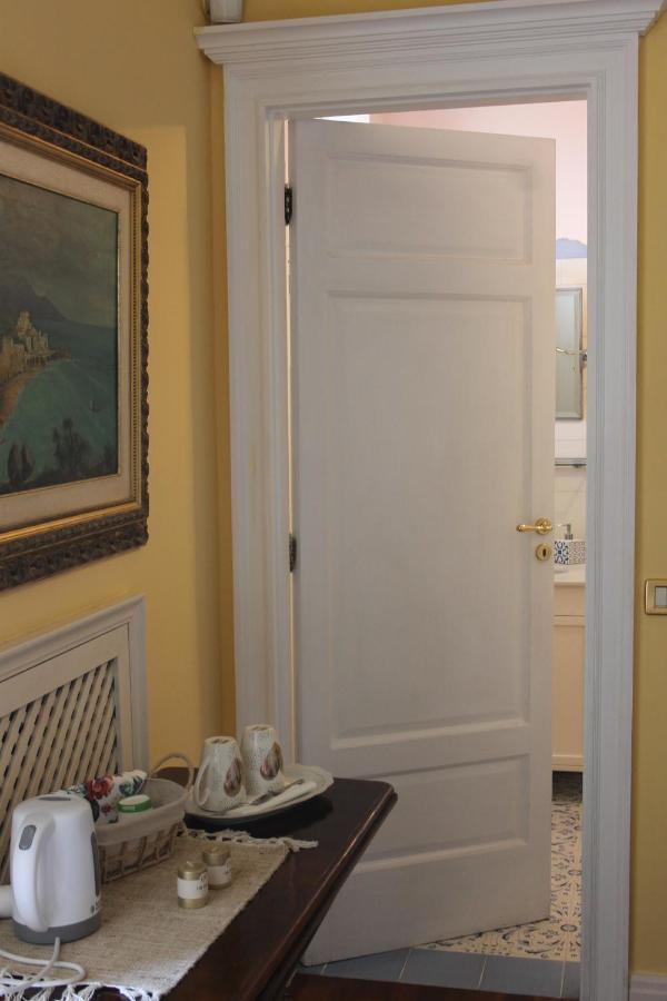 B&B Le Sorelle Наполи Екстериор снимка